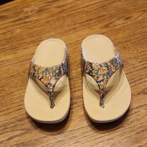 Alegria Ode Women Country Road Floral Leight Weight Thong T Strap Sandal Size 37